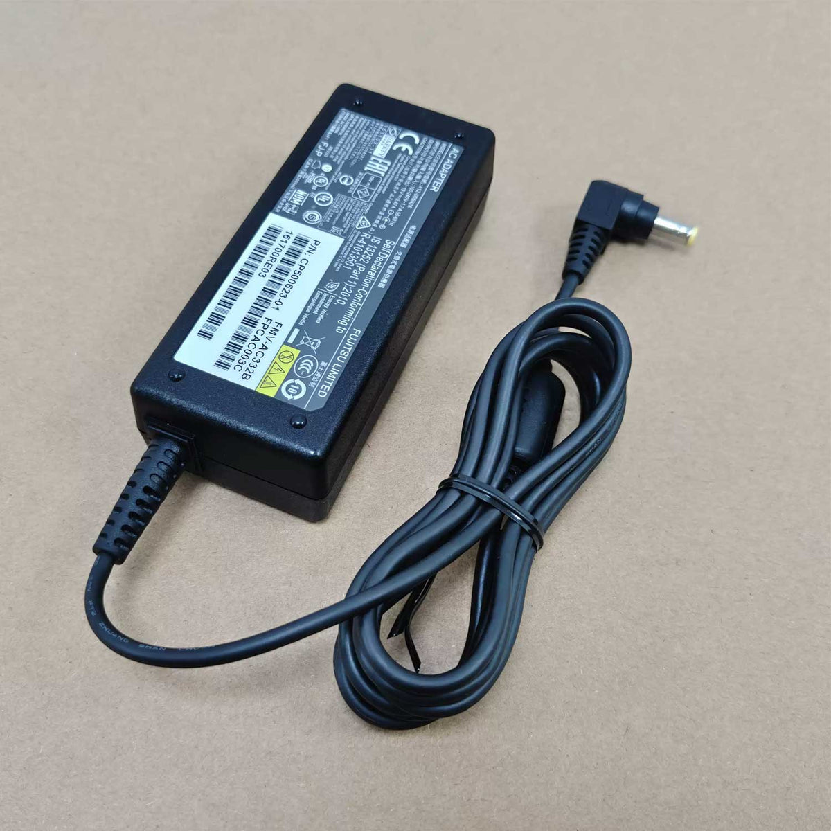 Fujitsu A11-065N5A 65W Laptop Charger 19V 3.42A with 5.5mm × 2.5mm Connector