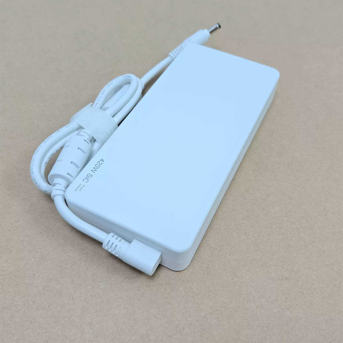 FSP420-ACAU3 420W 20V 21A Power Adapter with 5.5mm × 2.5mm Connector