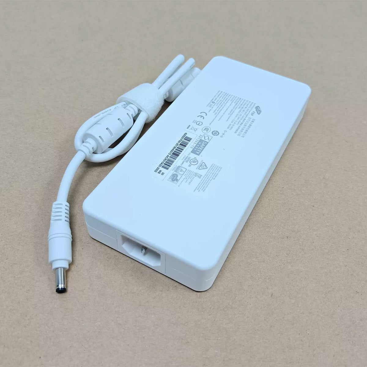 FSP420-ACAU3 420W 20V 21A Power Adapter with 5.5mm × 2.5mm Connector