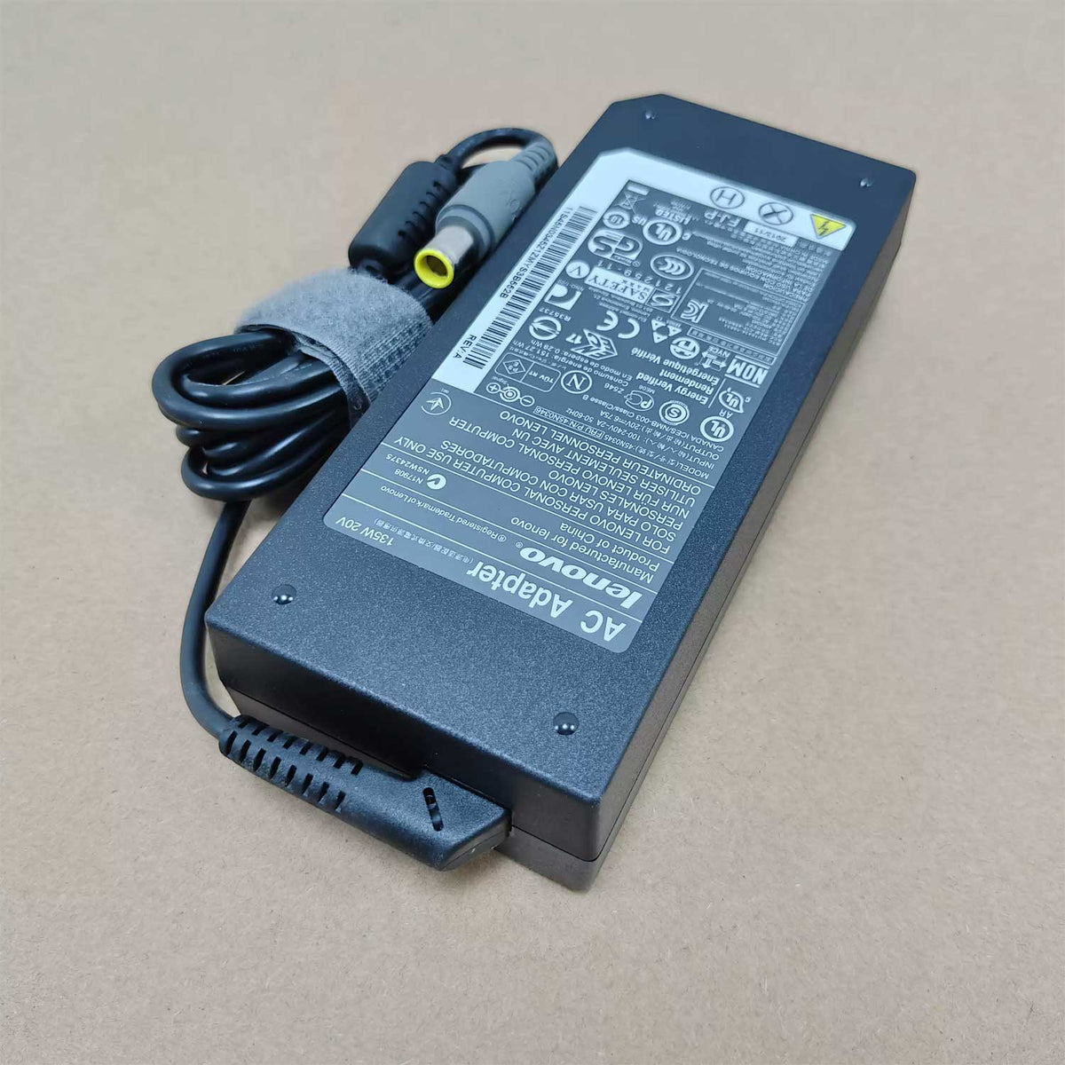 Lenovo 45N0345 135W AC Adapter Charger, 20V 6.75A Power Supply with 7.9 × 5.5mm Connector