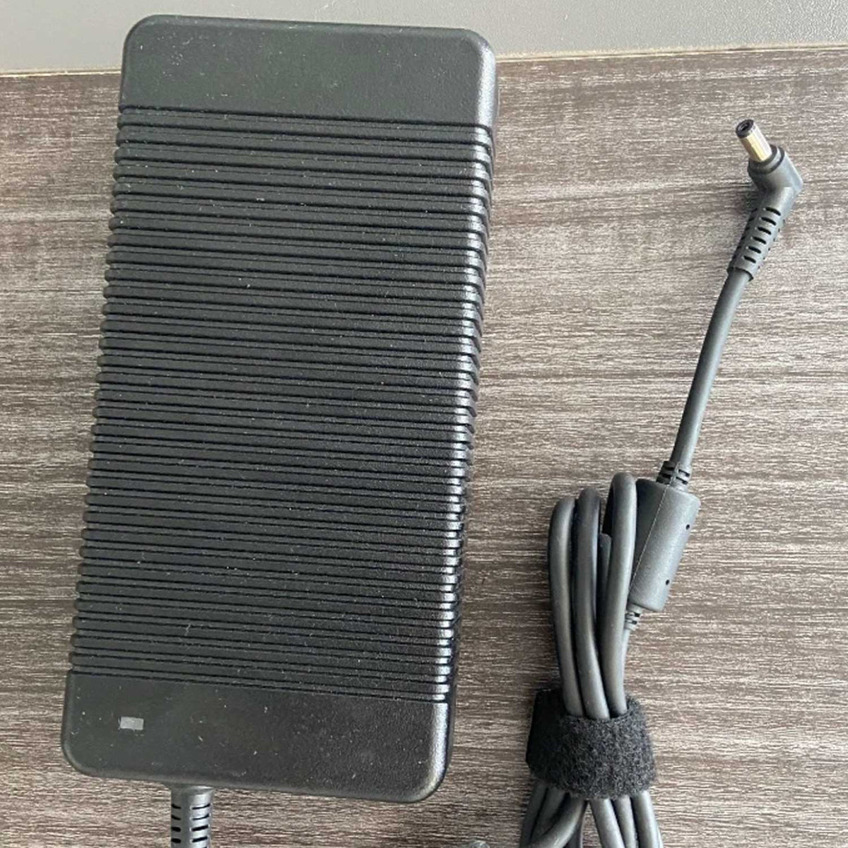 Genuine 330W 19.5V 16.9A LiteOn PA-1331-68 Laptop Charger, 5.5×2.5mm AC Adapter