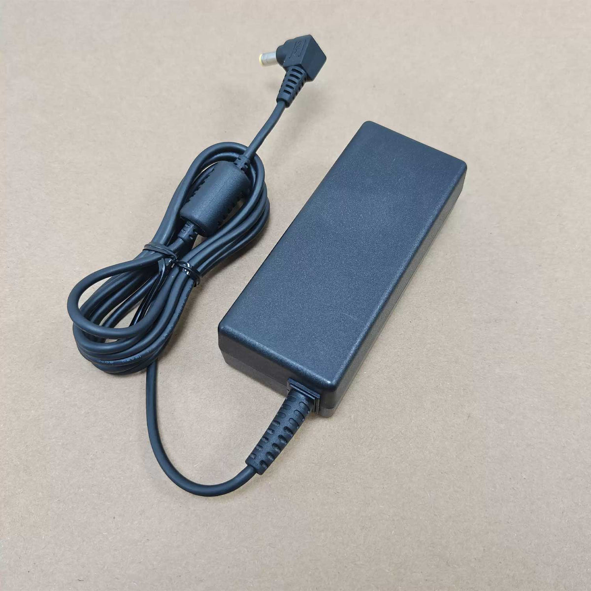 Fujitsu A11-065N5A 65W Laptop Charger 19V 3.42A with 5.5mm × 2.5mm Connector