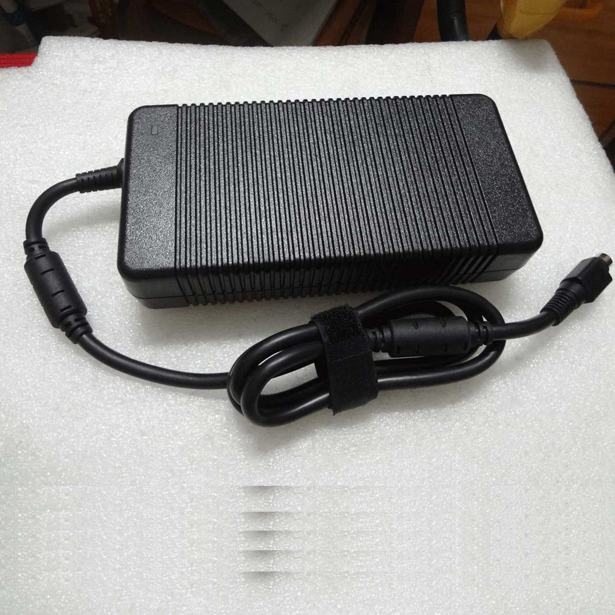 Original LITEON PA-1331-90 330W Charger for MSI Creator P50 13th RTX 3060